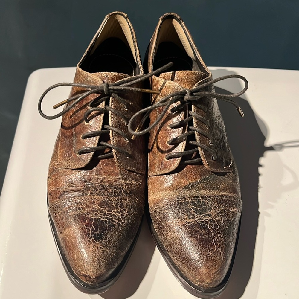 DONALD PLINER Gea Leather Lace Up Oxford